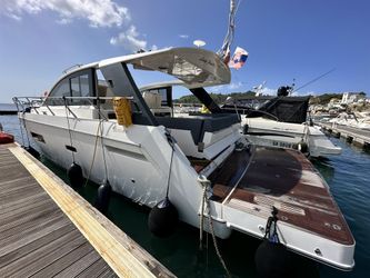 46' Sealine 2013 Yacht For Sale